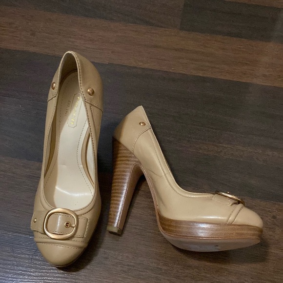 NWOT COACH High Heel Pumps Size 6B - Picture 4 of 16